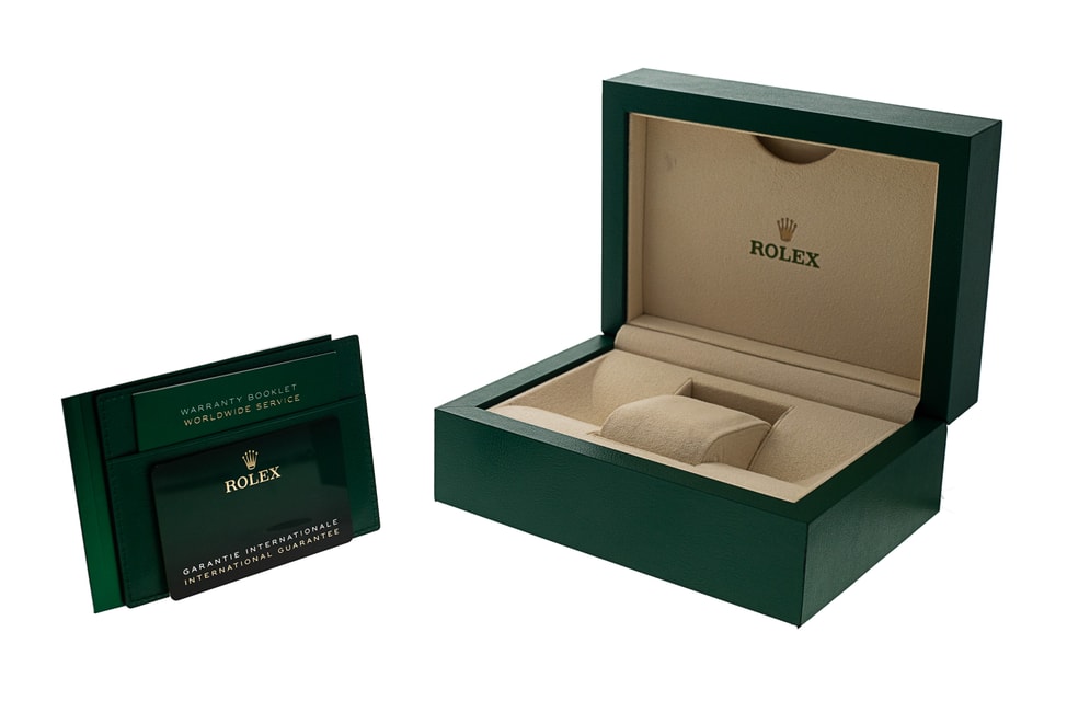 Rolex Oyster Perpetual 126000 Image 4